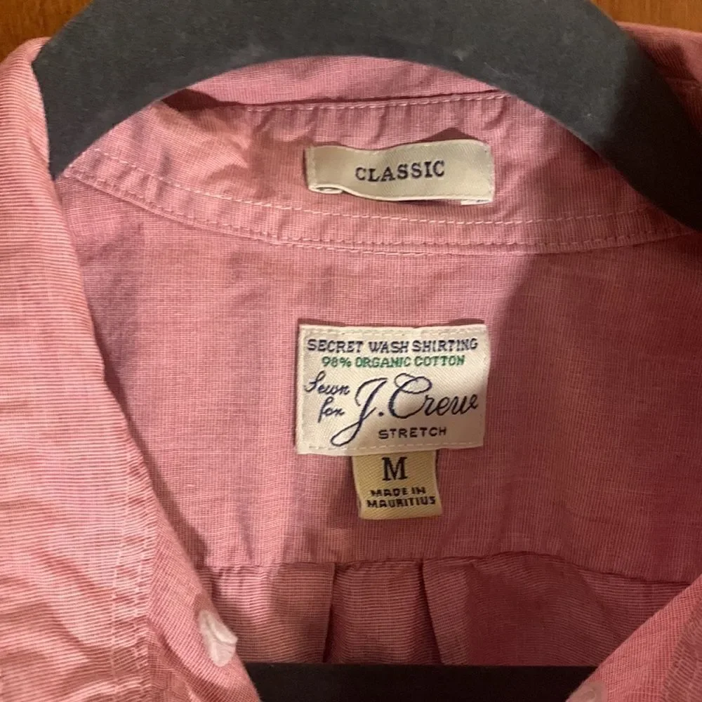 GUC J crew pink button down shirt! Size M